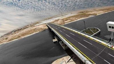 مرور البصرة : قطع جسر الزبير الجديد اليوم ليلا لغرض فحص و تشغيل الفتحة الملاحية